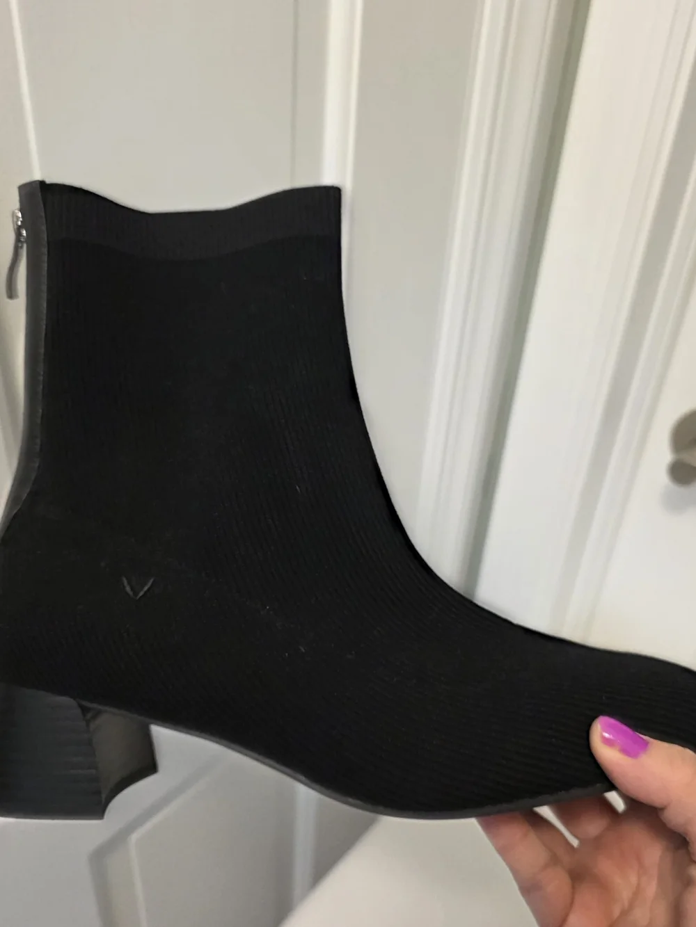 Vivaia Squared Toe Black Ribbed Stretch Ankle Booties Block Heel Size 40.5/9.5